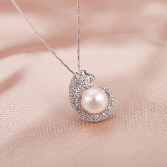 Pearl Clavicle Chain Necklace